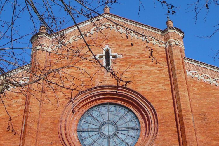 Asti, una città da scoprire tra vigneti, chiese e tradizioni